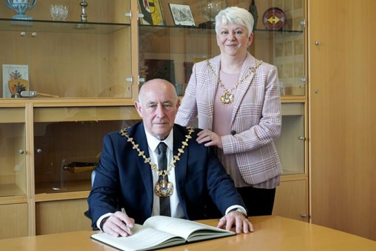 A photograph of the Mayor and Mayoress of Knowsley